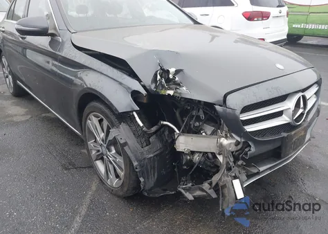 2016 Mercedes-Benz C 350E z USA, uszkodzony, nr VIN 55SWF4HB1GU156905